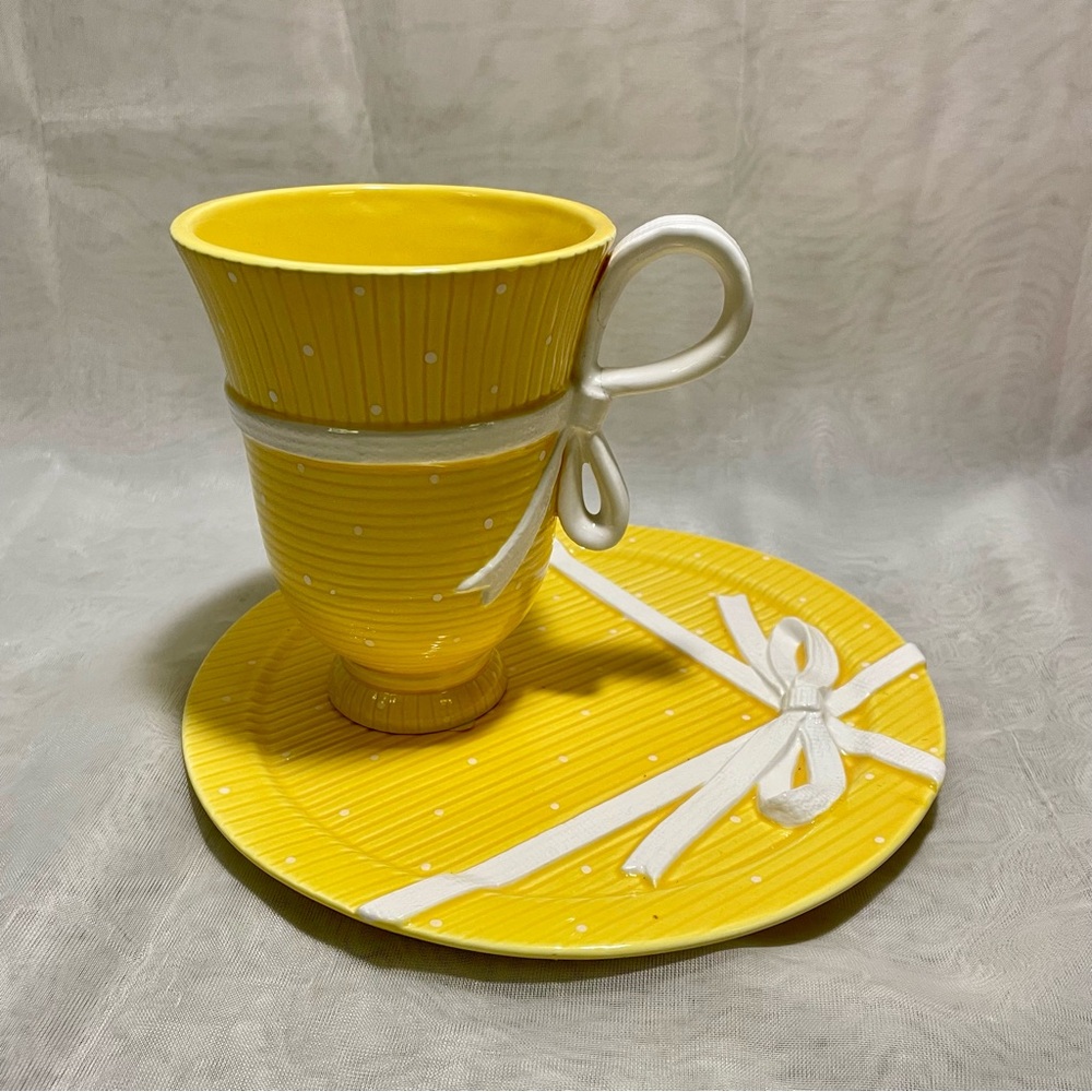 Department 56 Collection Snack Set in Yellow Polka Dot and Ribbon, NWT